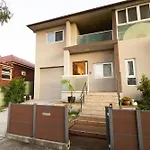 Luxury 3Br Home In Mascot - Minutes From City, Beaches, And Airports