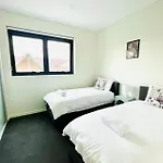 Spr Serivce Apartment Parramatta 3 Bedrooms, 2 Carspaces