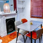 2Br Terrace In Central Area