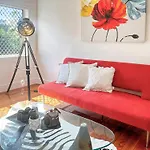 Family Retreat House 3 Bdrm With Parking Netflix Close To Train