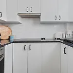 Urban Serenity 2Br With Balcony Parking