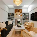 Luna Residence At Sydney Harbour