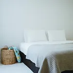 Stylish 2 Bedroom Apt Free P At Darlinghutst