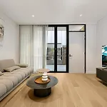 Archer Luxe Retreat, Prime Location & Easy Access W Parking