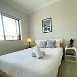 Modern 3 Bedroom Flat In Ryde