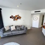 Fancy Home With Water View In The Rocks