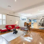 Kozyguru | Rose Bay | Charming House Near Beach