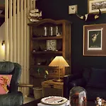 \'The Lumos\' Designer Home Close To Olympic Park