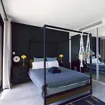 \'The Lumos\' Designer Home Close To Olympic Park
