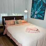 Bondi Stylish Bedroom Close To The Beach