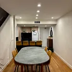 Luxury Sydney Condo, Pool, Gym, Parking
