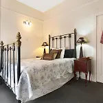 Gunyah House Apartments