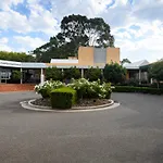 Lakeside Hotel And Conference Centre