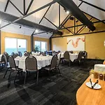 Lakeside Hotel And Conference Centre