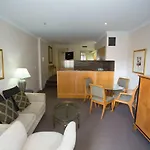 Bond 1217 Self Catering