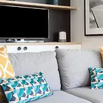 Stylish Apartment With Views Over Bondi Beach