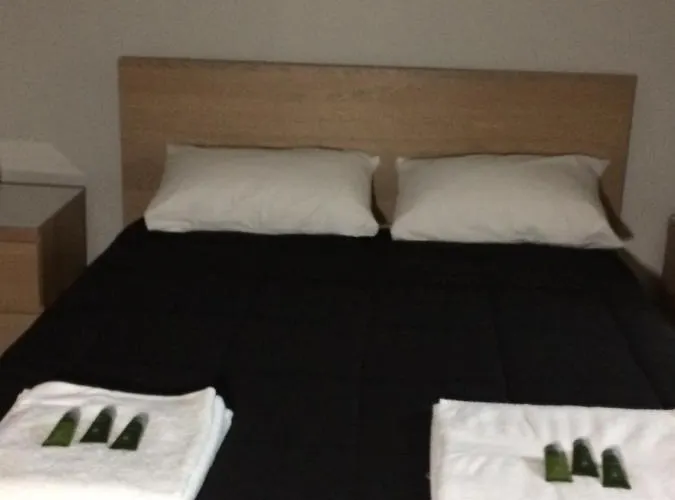 Native Rose Hotel