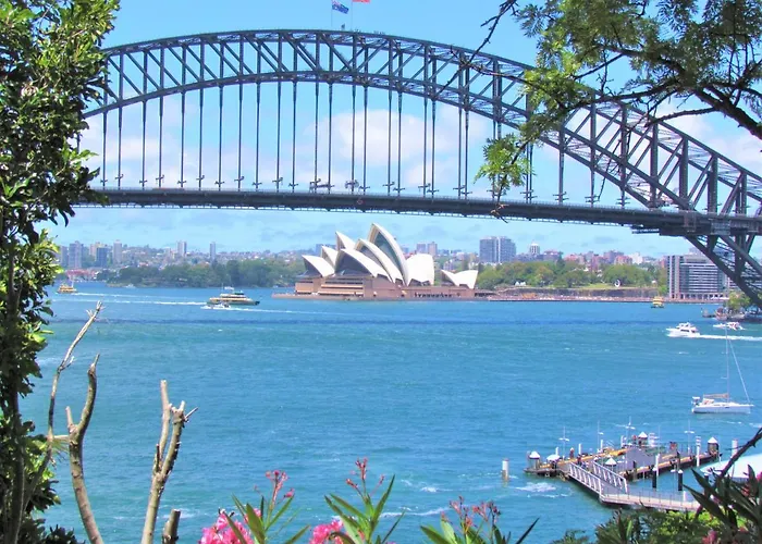 Spectacular Views Of Sydney Harbour With Car Space