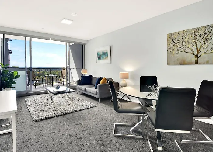 North Sydney Large Two Bedroom Mil2302