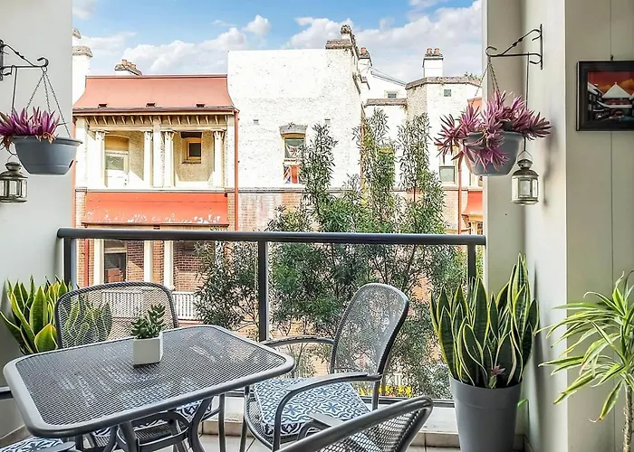 Charming Chippendale Escape With Rooftop Pool