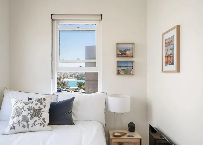 Relaxed Coogee Coastal Living With Ocean Views