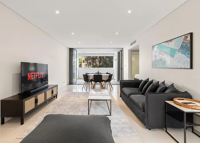 Open-Plan 2Br Unit With Parking In Prime Bondi Beach