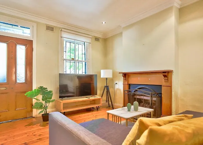 Spacious 3 Bedroom On The Edge Of Downtown Darghan St 2 E-Bikes Included