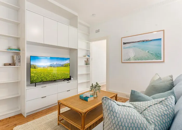 Beachside Living In Modern 2 Bedroom Apartment