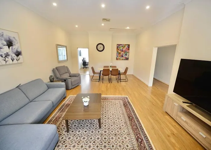 Elegant Cozy House In Chatswood, Maxi 10 People