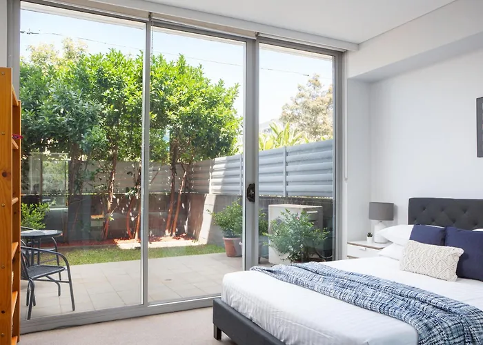 Spacious Modern Apartment In Sydney\'S North Shore