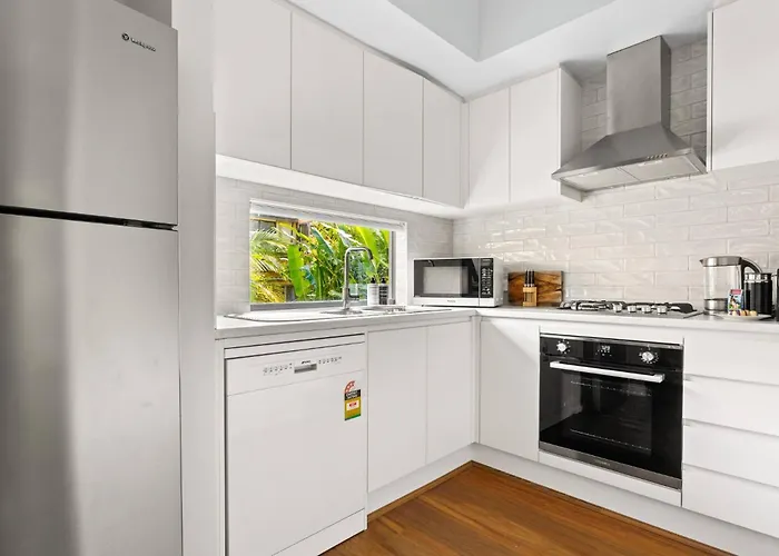 Chic 2-Bed Cottage Minutes From Clontarf Beach