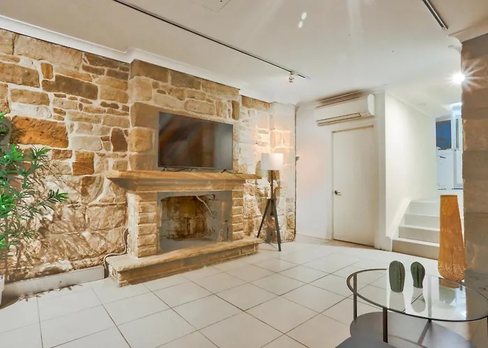 Unique 1 Bedroom House At The Centre Of Pyrmont