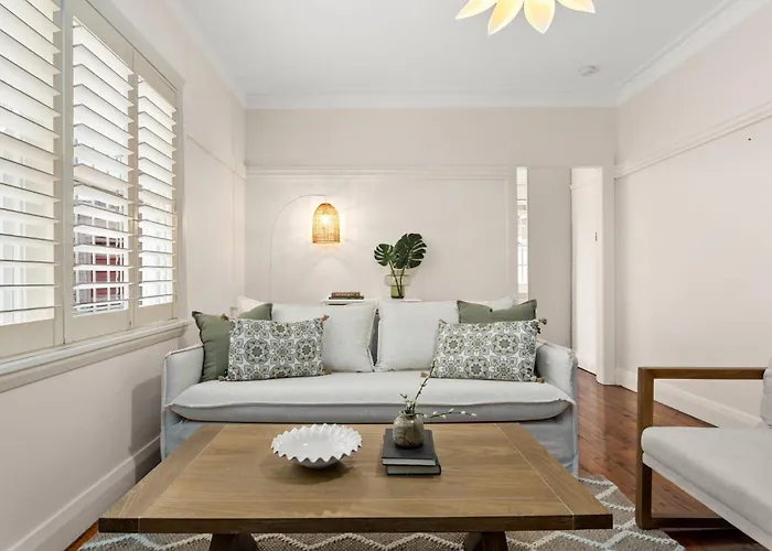 Art Deco Coastal Living, Minutes To The Sand