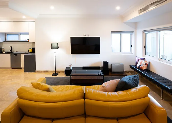Luxury 3Br Home In Mascot - Minutes From City, Beaches, And Airports