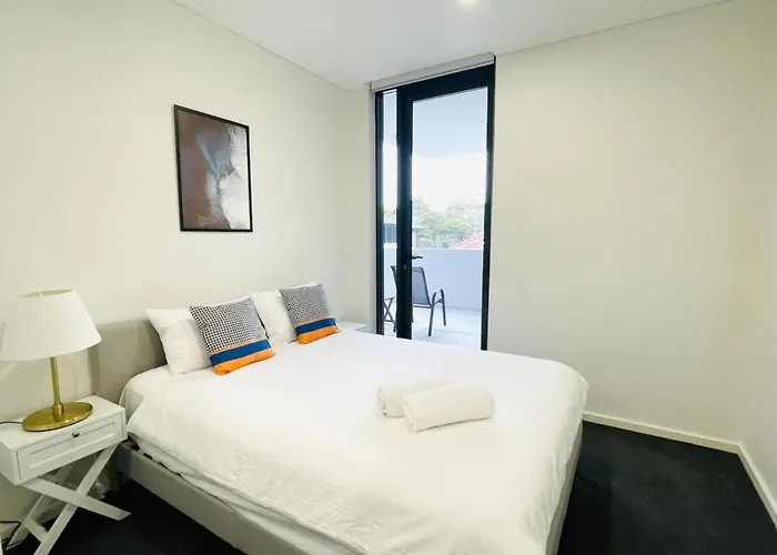 Spr Serivce Apartment Parramatta 3 Bedrooms, 2 Carspaces