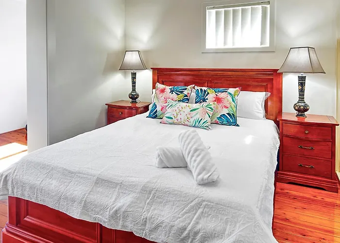 Family Retreat House 3 Bdrm With Parking Netflix Close To Train
