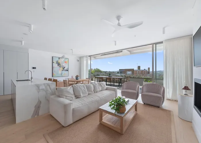Oceanview Luxe Escape In Bondi With Parking