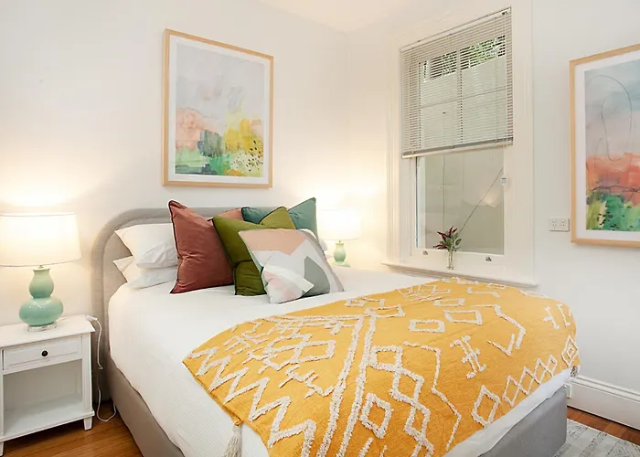 Funky Inner West Studio With Private Patio
