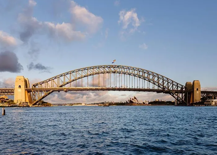 Luna Residence At Sydney Harbour
