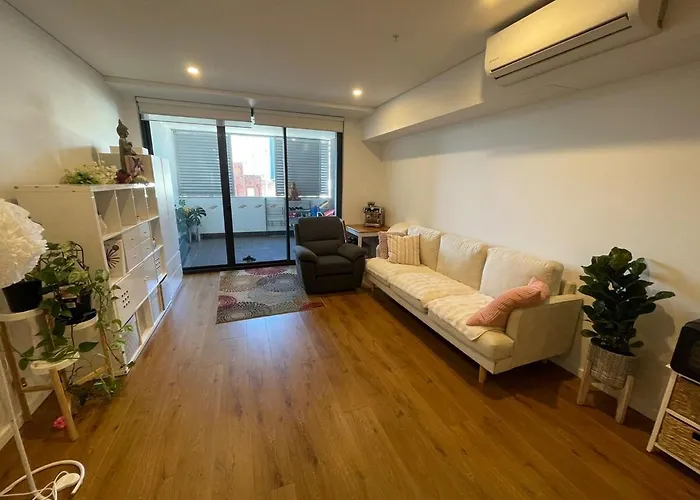 Shared Modern Apartment Near Airport