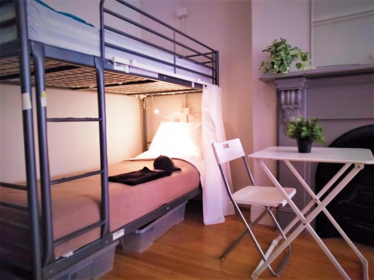 Asylum Sydney Backpackers Hostel *