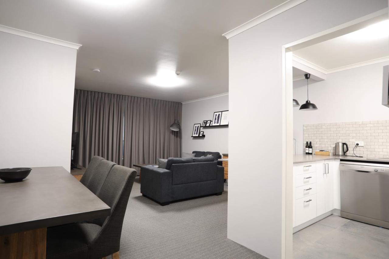 Madison Carrington Apartment *