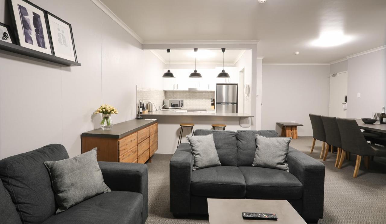 Madison Carrington Apartment *