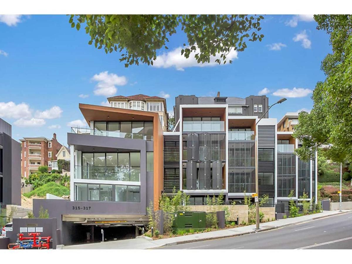 Deluxe Classic-art Living Collection In Double Bay * Sydney