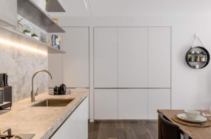 Deluxe Classic-art Living Collection In Double Bay * Sydney