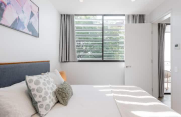 Deluxe Classic-art Living Collection In Double Bay Apartment *