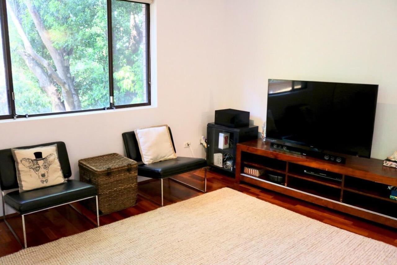 Spacious 3 Bedroom 20 Min To The Cbd Apartment *