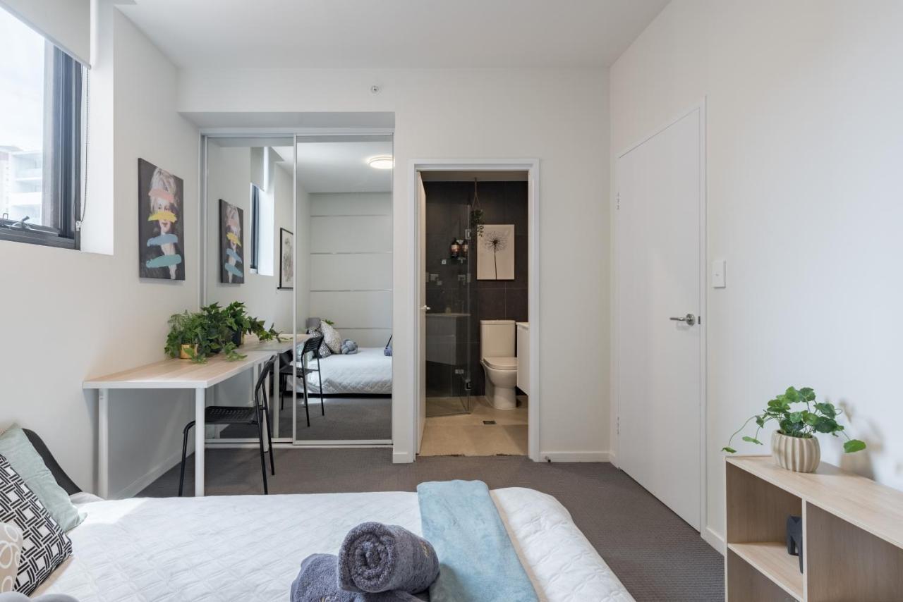 2br Apt In Hurstville 1min To Train Sleep8 Sydney