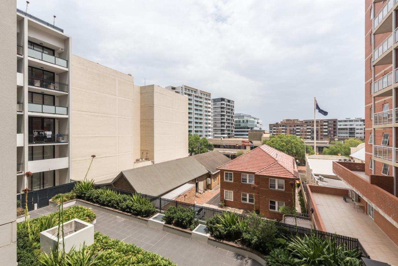 2br Apt In Hurstville 1min To Train Sleep8