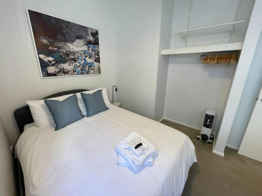 Apartment Modern 2 Bedroom Warehouse Conversion Sydney